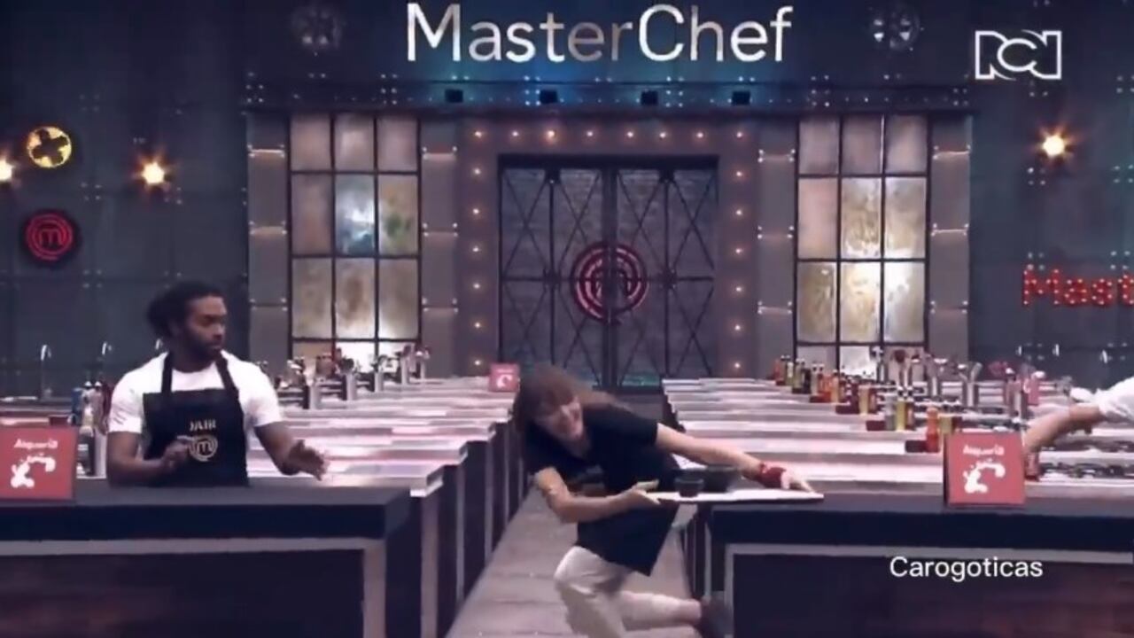 Carolina Gómez tuvo un leve tropiezo al presentar su plato en el reto de eliminación