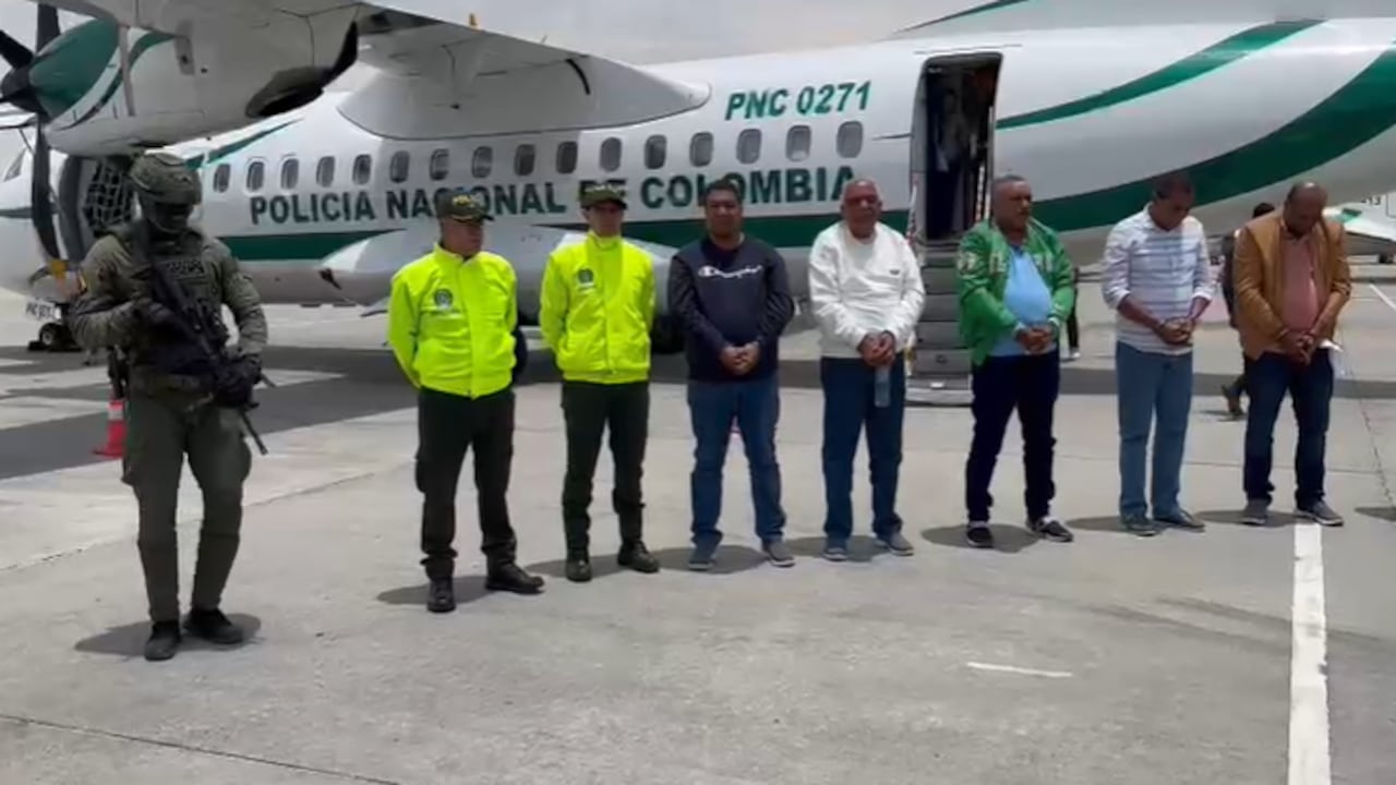 Según las autoridades, los detenidos hacían parte de una red dedicada al envío de cocaína al exterior. El caso sacude a la clase política de Dibulla, Guajira.