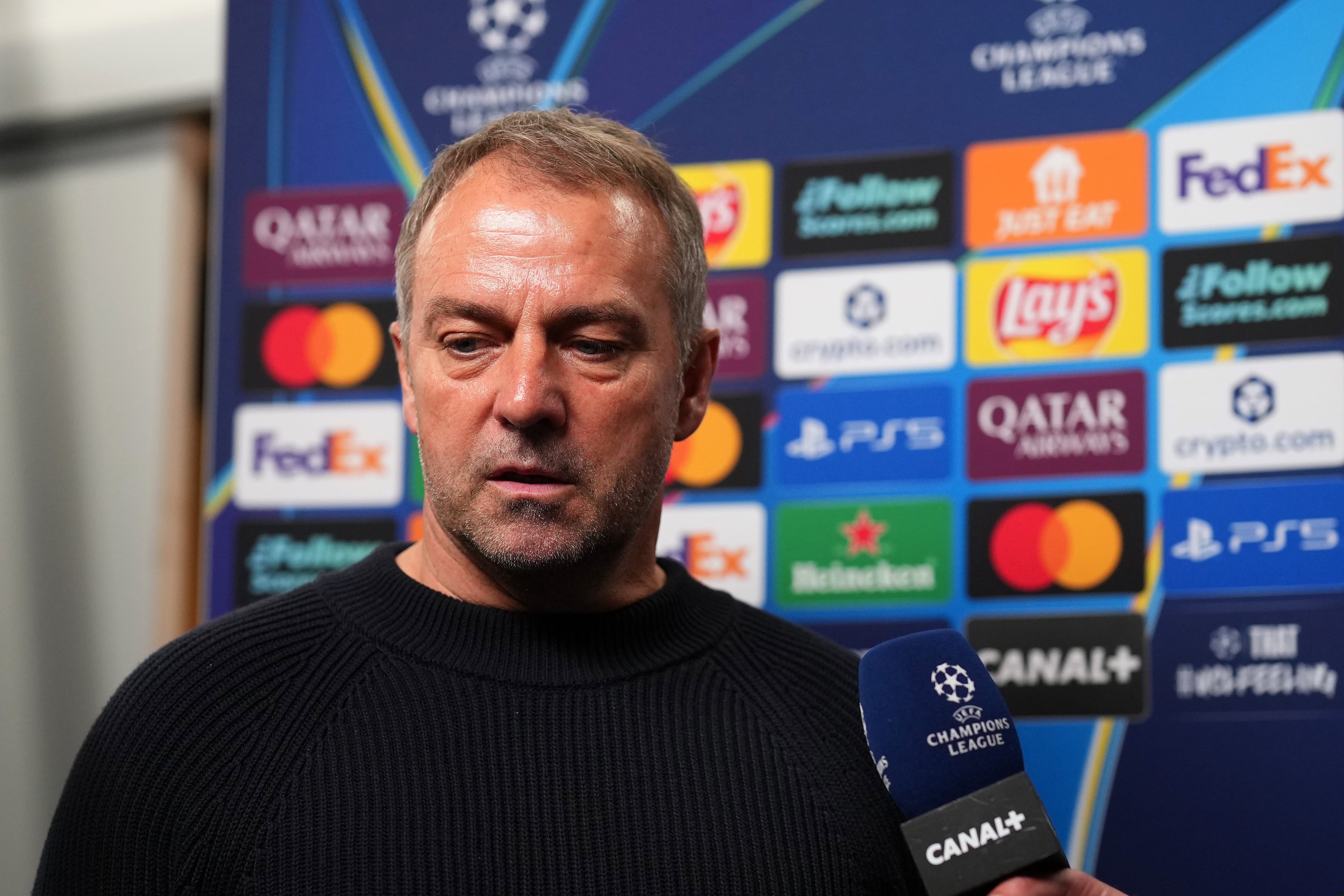 Hansi Flick, DT del Barcelona, prioriza un torneo sobre otro. Tanto en LaLiga como en Champions League está vivo