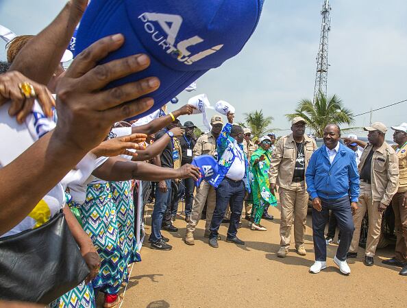 Los militares, que dijeron hablar en nombre de un "Comité para la Transición y Restauración de las Instituciones", anunciaron también que las fronteras del país permanecerán "cerradas hasta nueva orden".