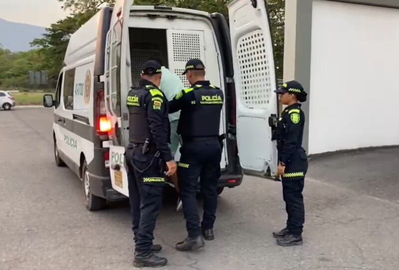 Germán Yecid Díaz, fue capturado y presentado ante un juez por el delito de violencia intrafamiliar. Lo enviaron a la cárcel.