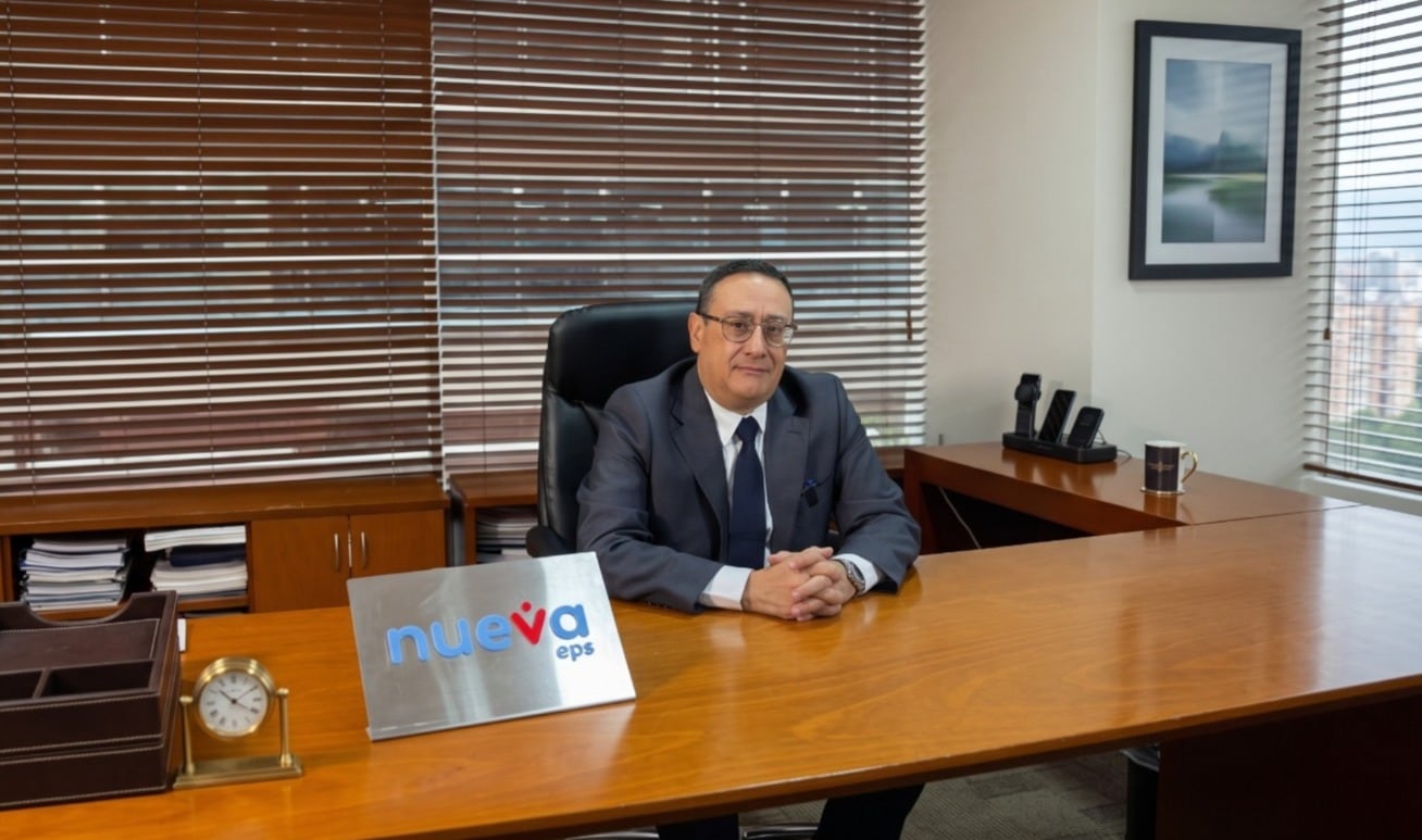 Nuevo agente especial interventor de la Nueva EPS, Roberto Solano Navarra.