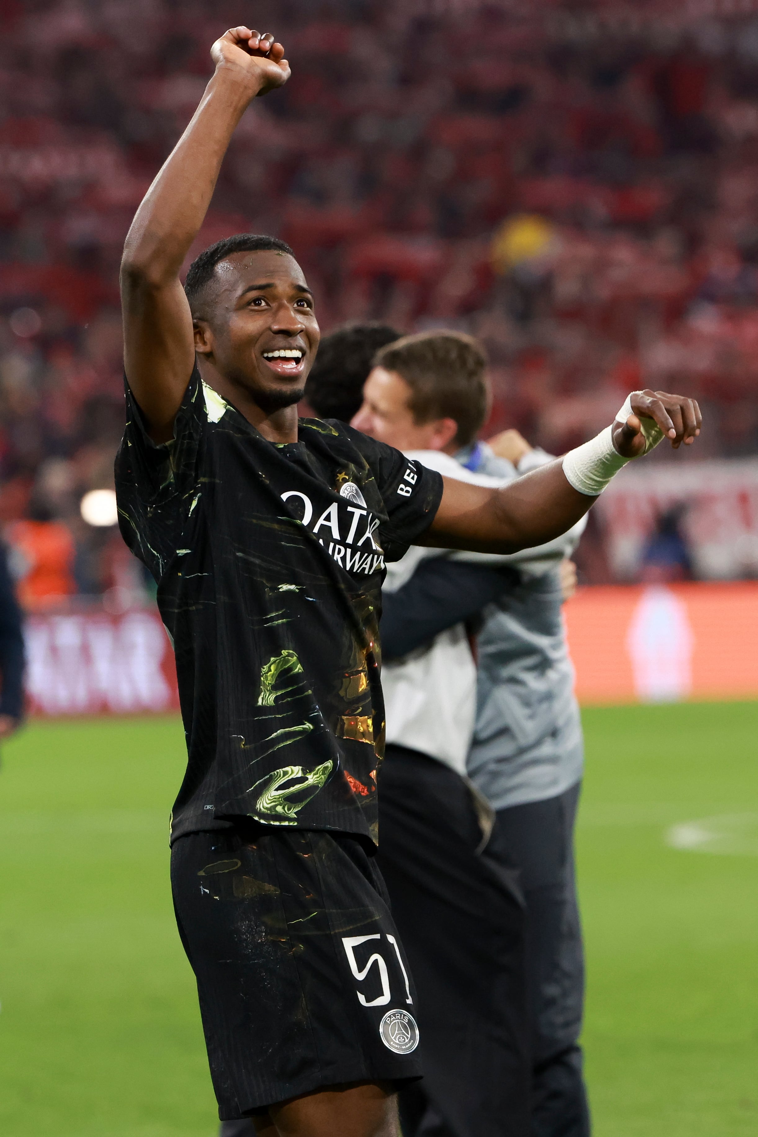 Willian Pacho celebra en Alemania