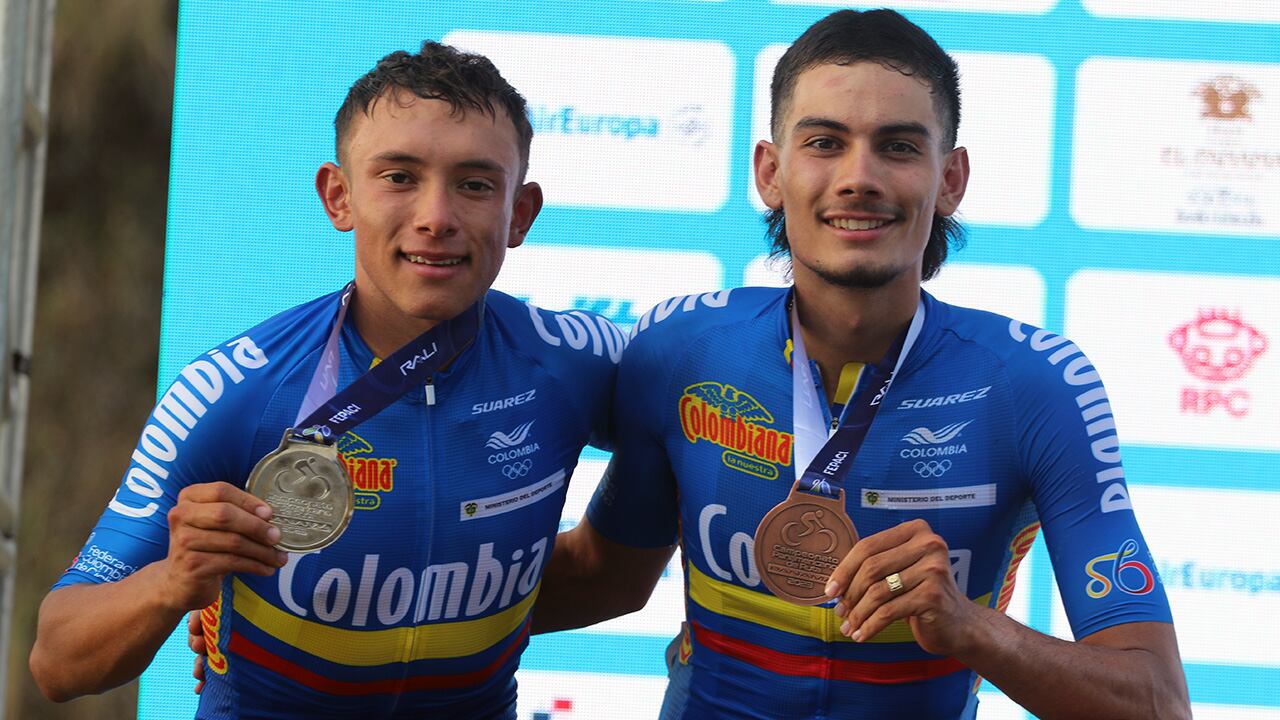 Sossa y Colorado sumaron dos nuevas medallas panamericanas en la ruta Sub-23. Foto: Twitter Federación Colombiana de Ciclismo (@fedeciclismocol)