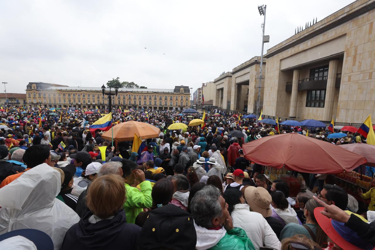 Marchas en apoyo al expresidente Álvaro Uribe en la plaza de Bolívar, Bogotá.