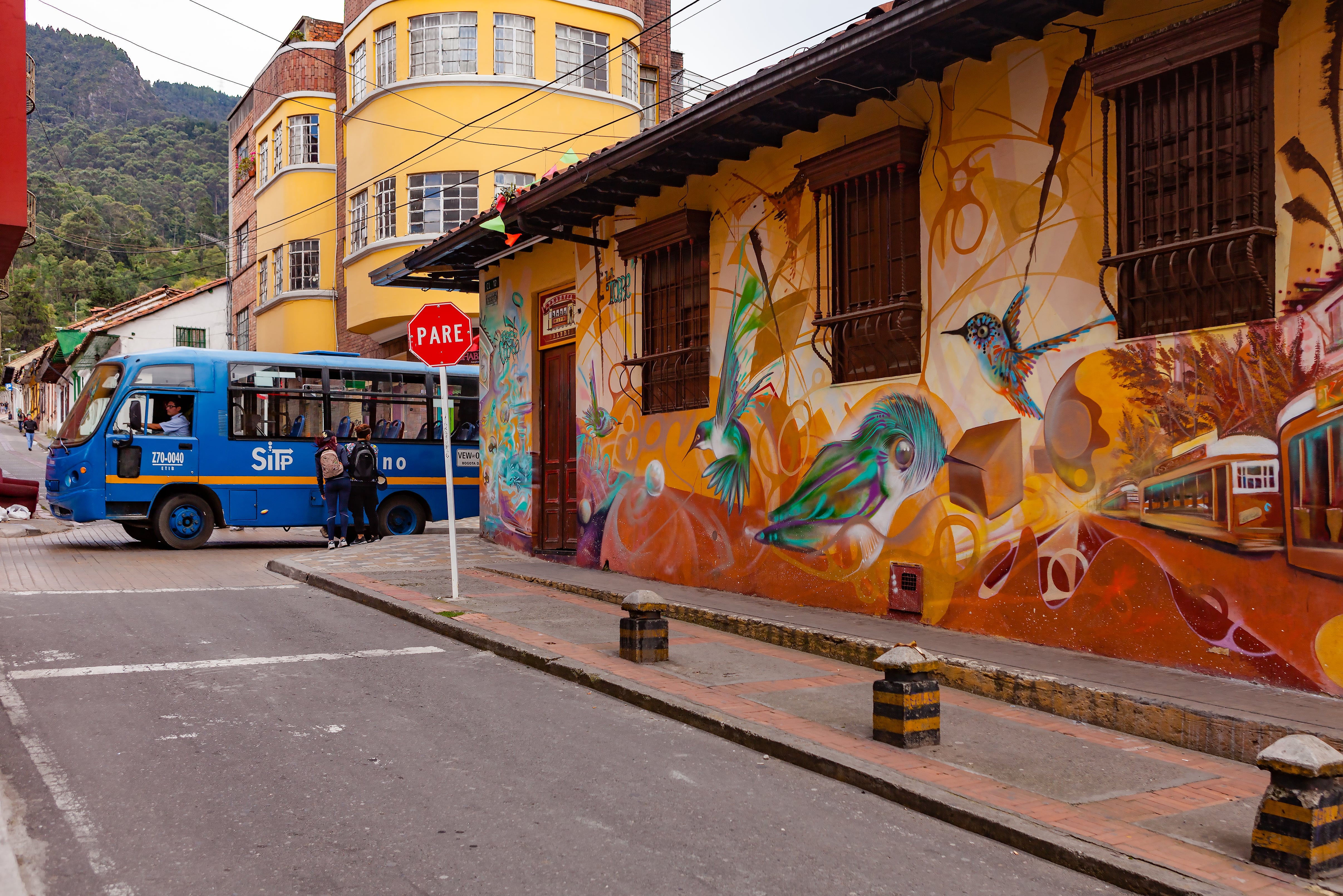 La ciudad se ha consolidado como un espacio que abre las puertas al arte y la creatividad, mejorando el espacio público por medio de alianzas entre los artistas, los propietarios de los muros y los comerciantes locales. Esto a su vez ha propiciado un diálogo entre sector público,  privado, los artistas y la ciudadanía.