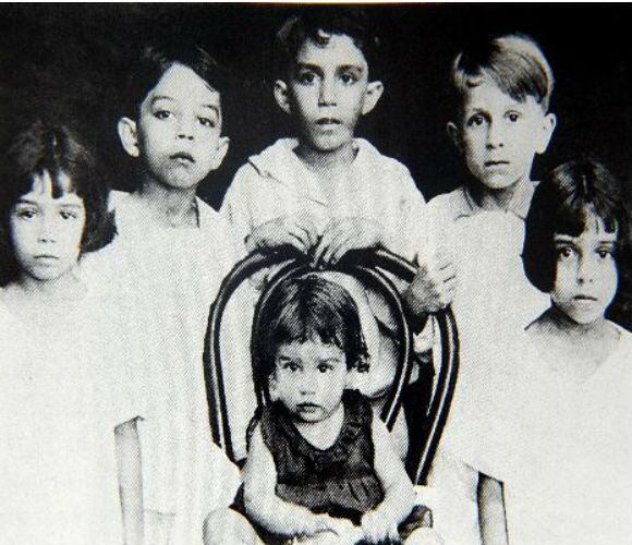 Gabriel García Márquez conocido por sus amigos y el mundo como 'Gabo' nació en Aracataca, Colombia, el 6 de marzo de 1927. En la foto junto a sus hermanos y su primo Eduardo García  (Foto:Archivo Semana)