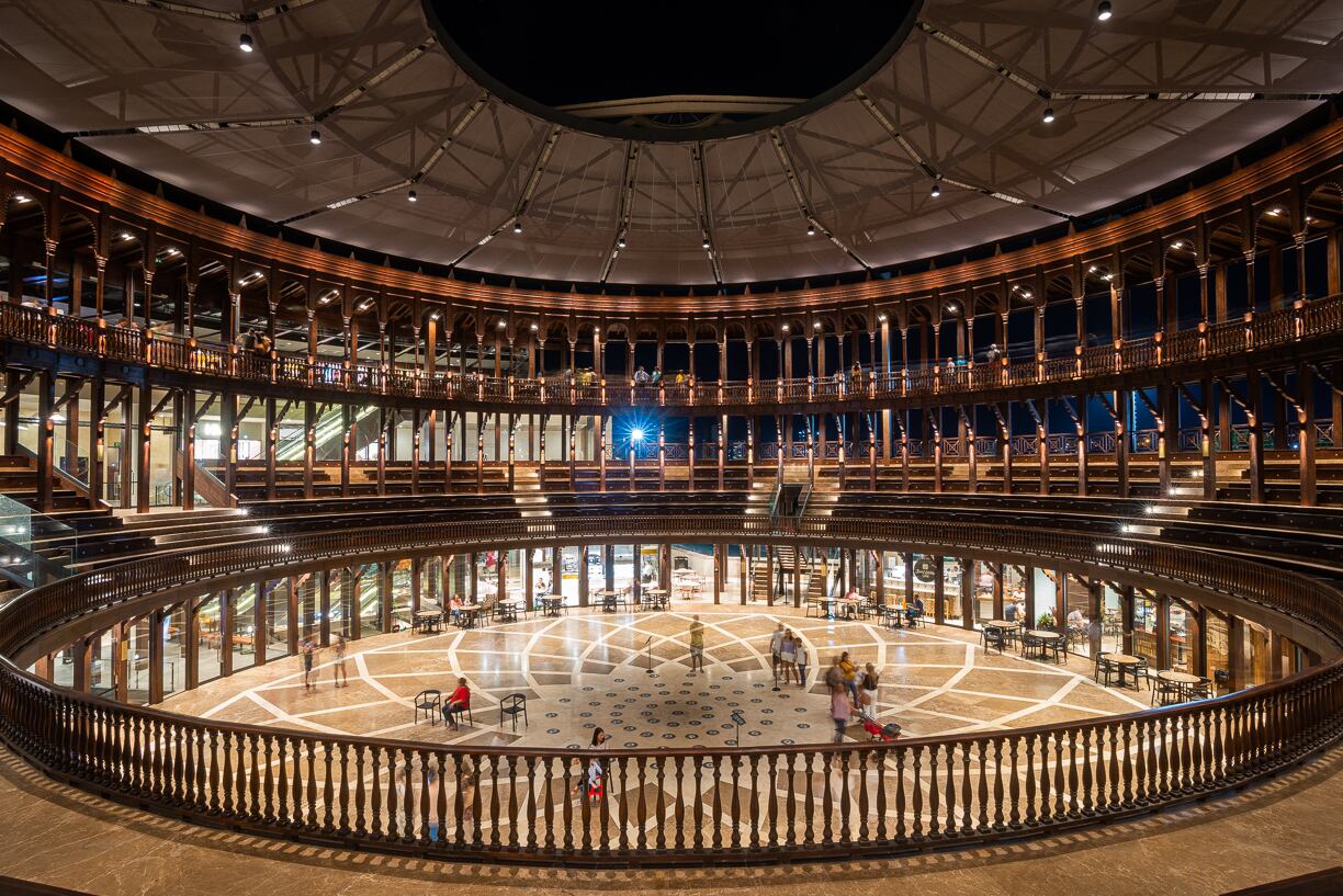 Panorámica interior centro comercial Serrezuela.