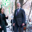 Los reyes de España reaparecen tras el escándalo de infidelidad que envuelve a Letizia Ortiz / (Photo by Carlos Alvarez/GC Images)