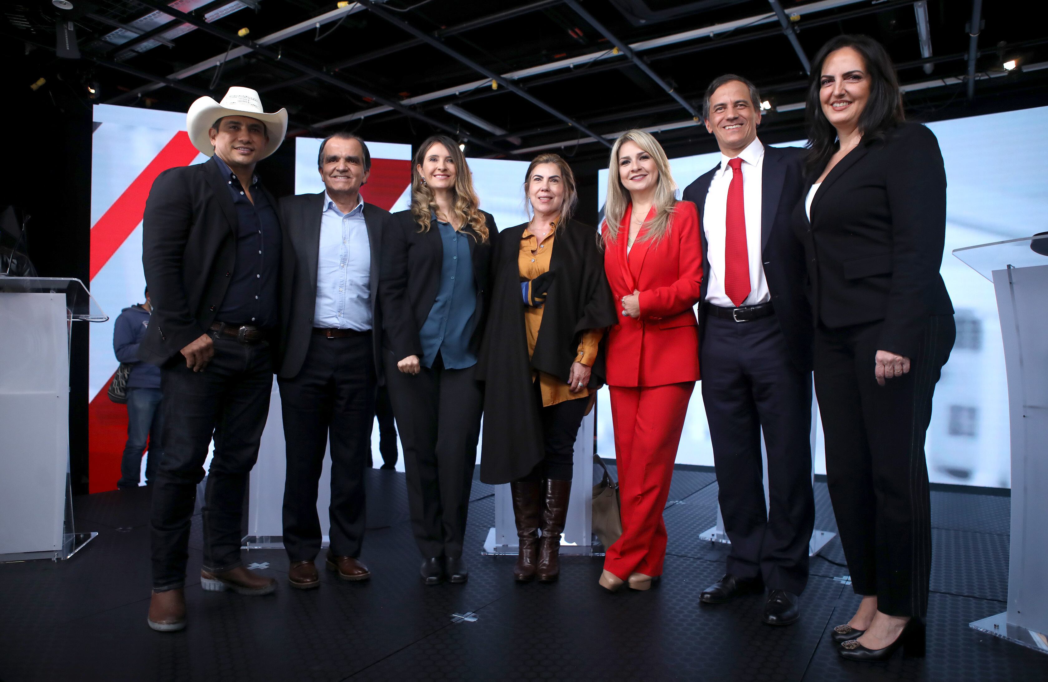 Candidatos del centro democrático con Vicky, el debate Selfie