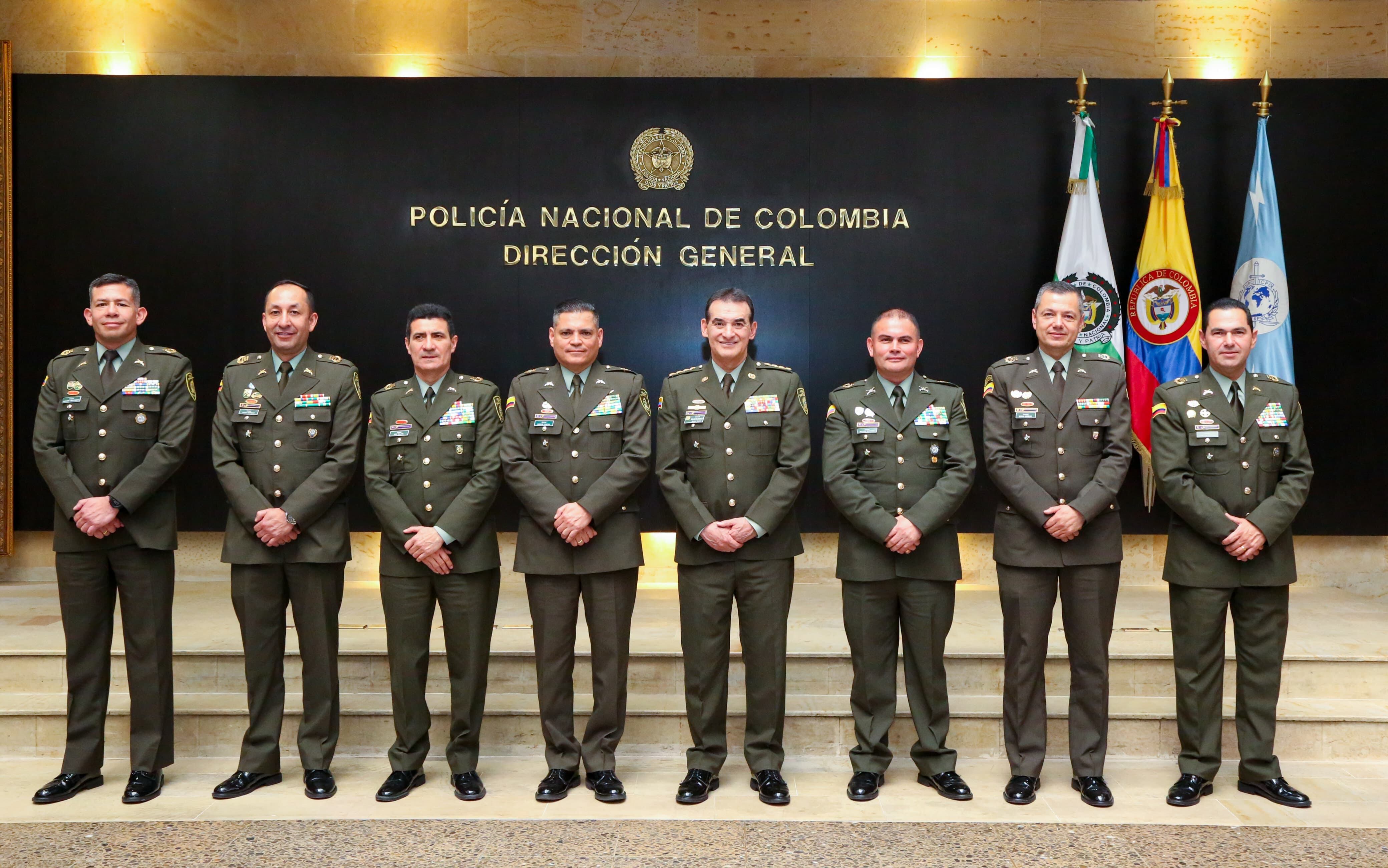 En la foto los coroneles que ascenderán al grado de brigadier general. En el centro de la imagen está el director de la Policía, el general William Salamanca.