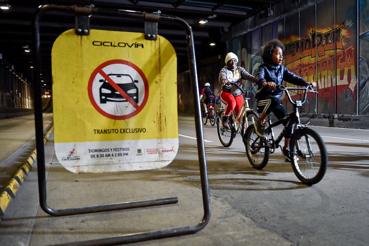 Bogotá. Diciembre 11 de 2025. Se realiza una nueva jornada de ciclovía nocturna en la capital, con motivo de Navidad, la jornada va de las 6:00 PM y culminará a las 12:00 AM.