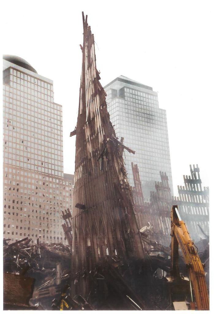 Restos de las torres gemelas captadas por el fotoperiodista Luis Evelio Salgado. Foto: Luis Evelio Salgado
