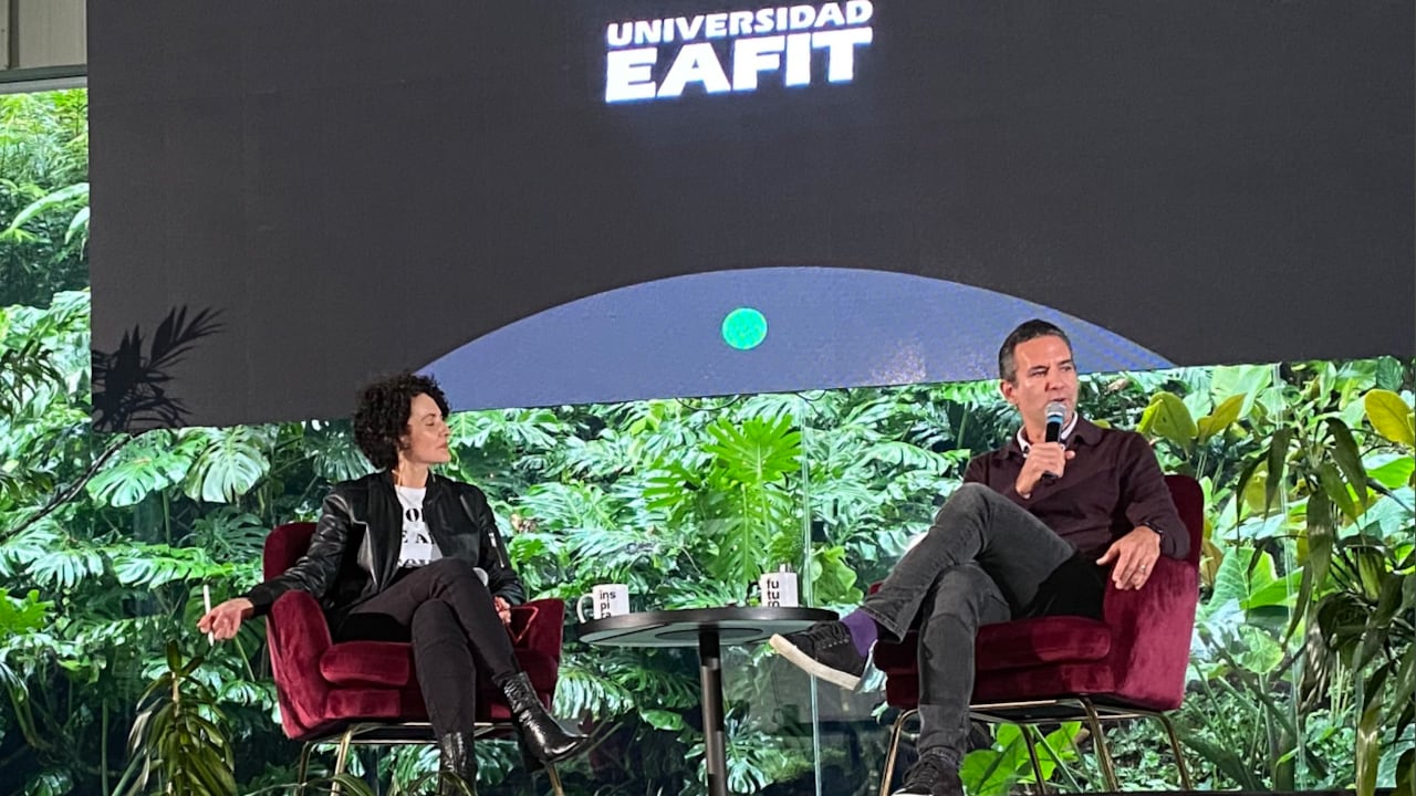 David Vélez, el magnate dueño de Nubank, en conversación con la rectora de la Universidad Eafit