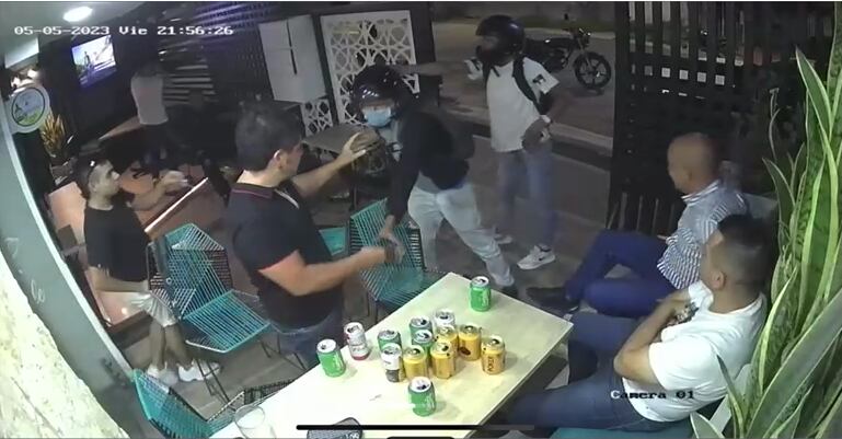 Celulares, billeteras y joyas se llevaron los delincuentes.