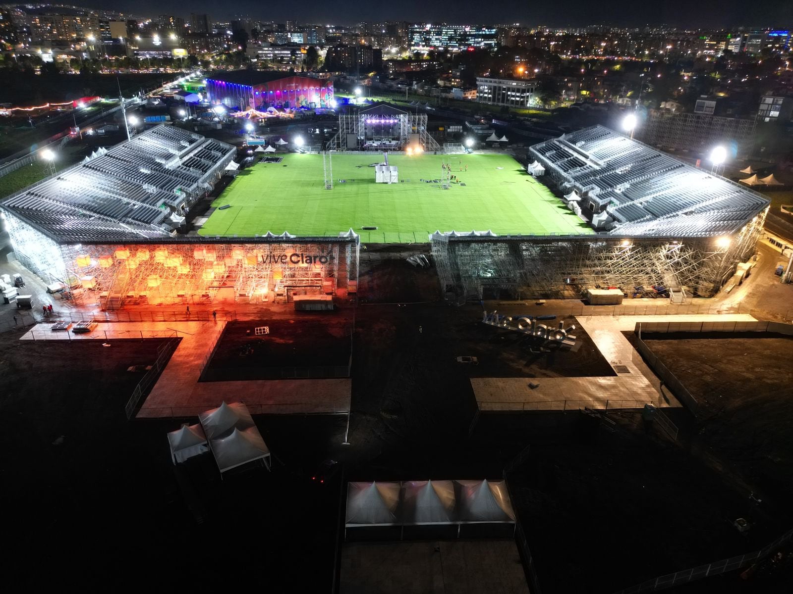 Vive Claro en la noche de su inauguración.