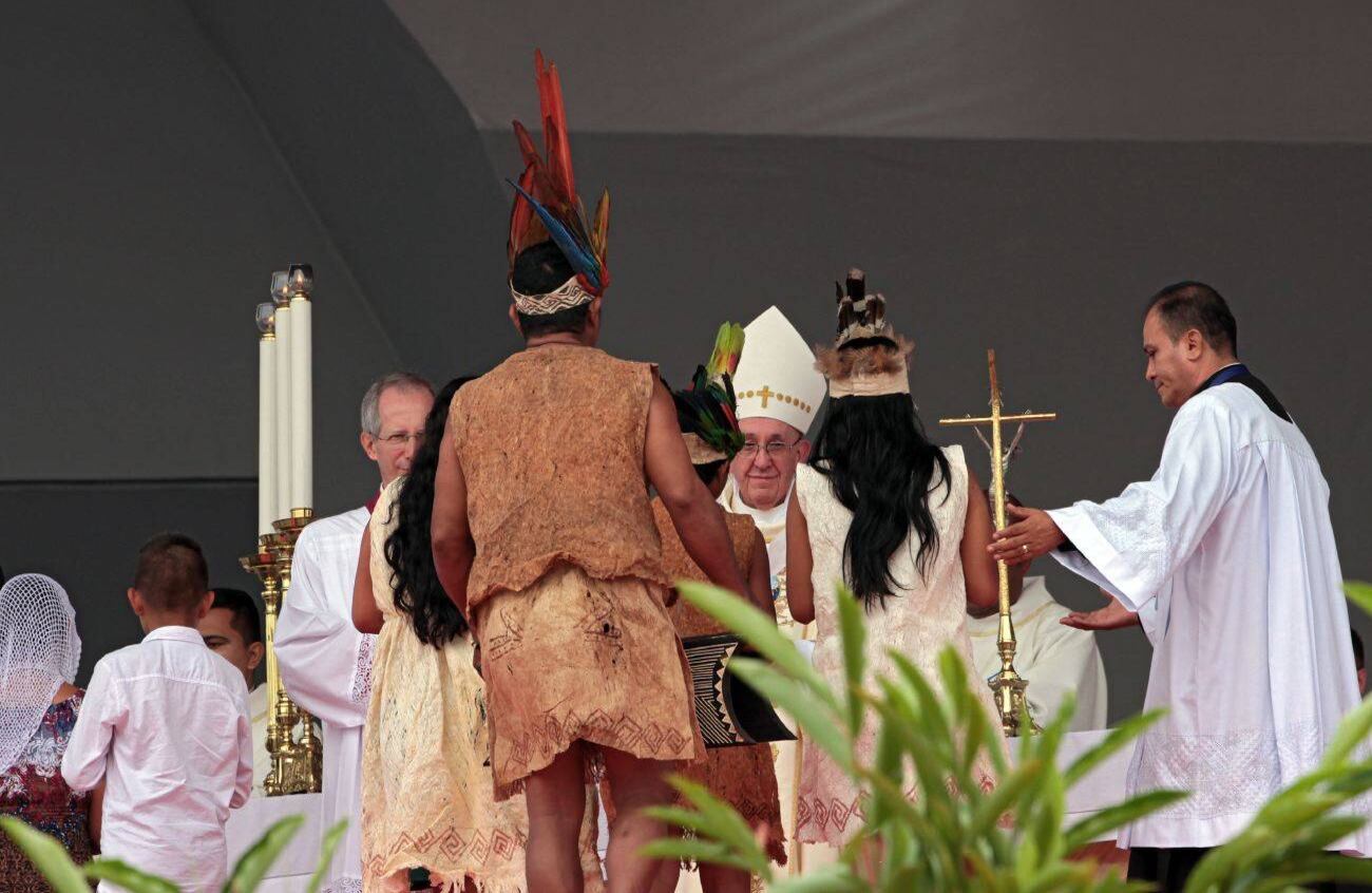 Etnias y culturas en la santa misa. Foto: León Darío Peláez