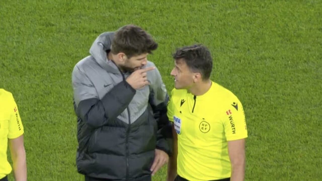 Gerard Piqué salió expulsado en su último partido como profesional.