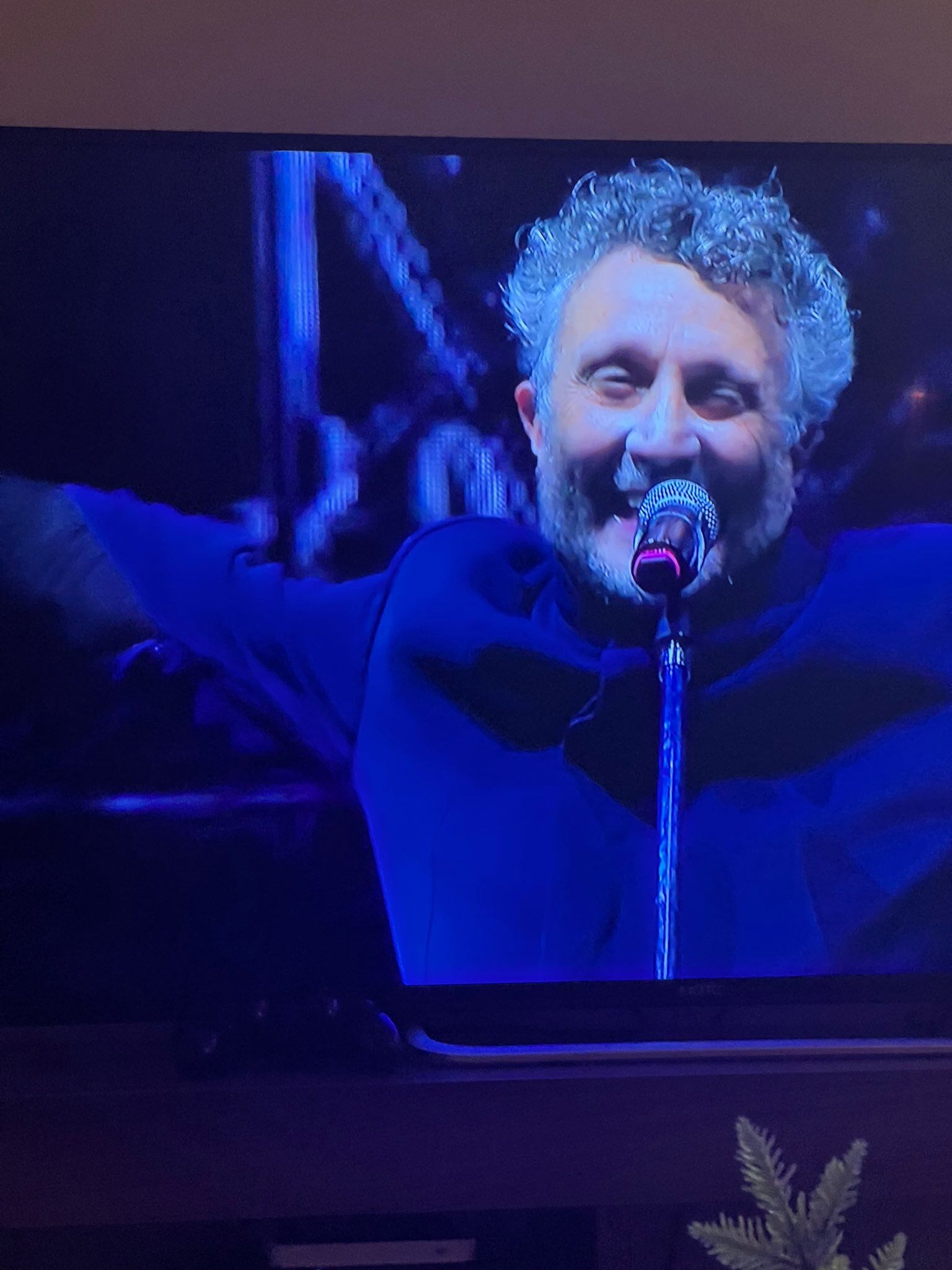 Internautas notaron una mancha blanca en la nariz de Fito Páez.