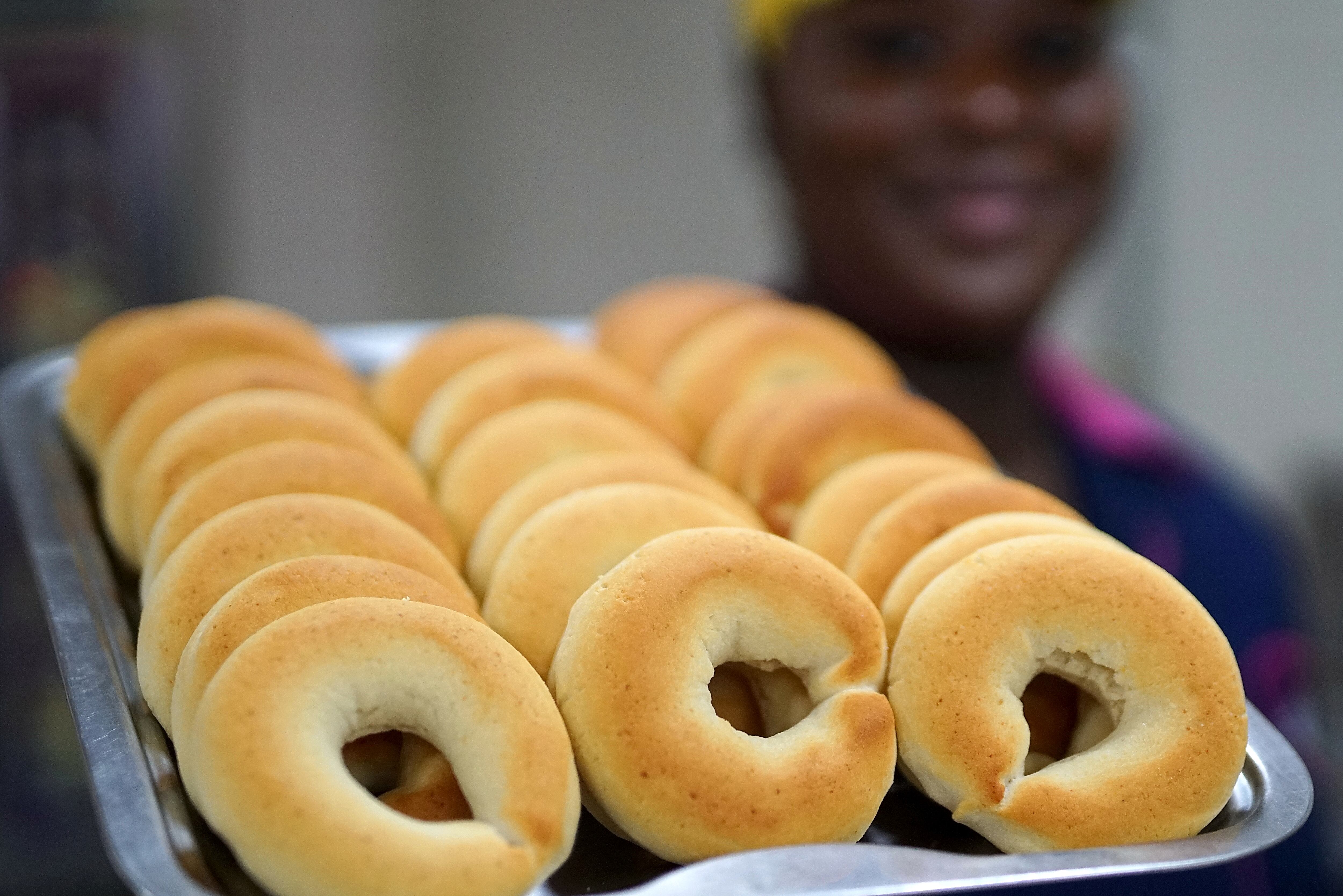 El Pandebono fue calificado como el "mejor pan del mundo" según Taste Atlas. Este producto típico del Valle, se fabrica y comercializa en toda Colombia. Sin embargo la noticia llenado de orgullo a los caleños, pues el pandebono hace parte de la cultura, identidad e historia gastronómica de la región