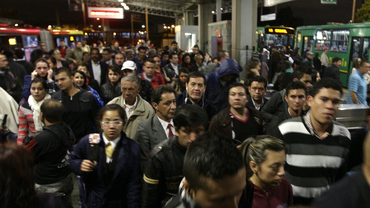 Desde este mes entran a cubrir la alta demanda de pasajeros del sistema 185 buses nuevos, cuya vinculación será hasta noviembre.