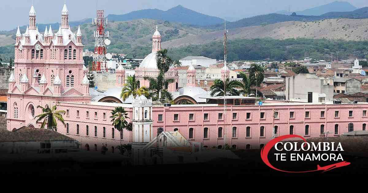 Esta es la imponente basílica del Señor de los Milagros de Buga.