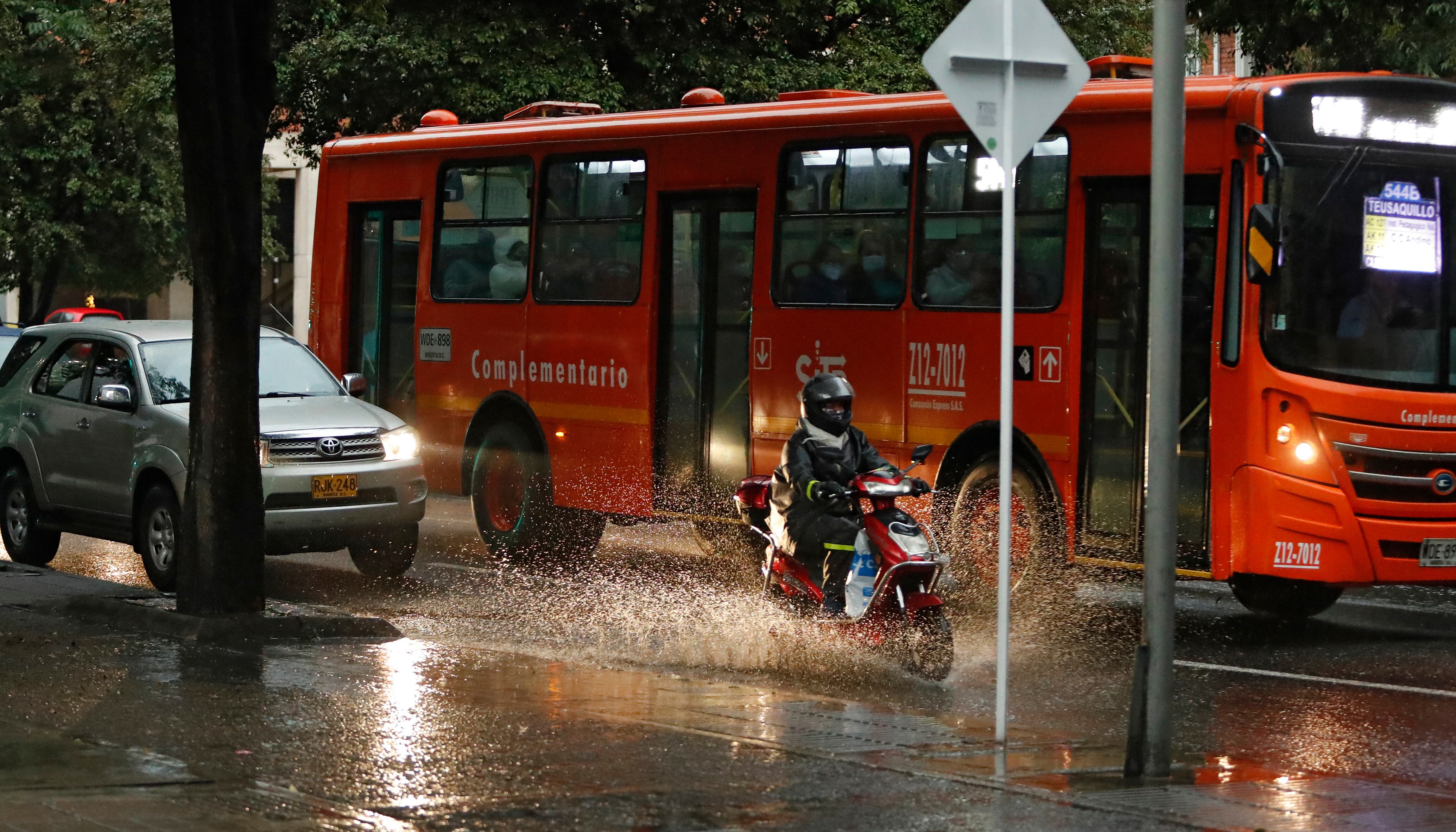 Invierno en Bogota
lluvias fenomeno de la Niña 
Noche 
Foto Guillermo Torres Reina / Semana