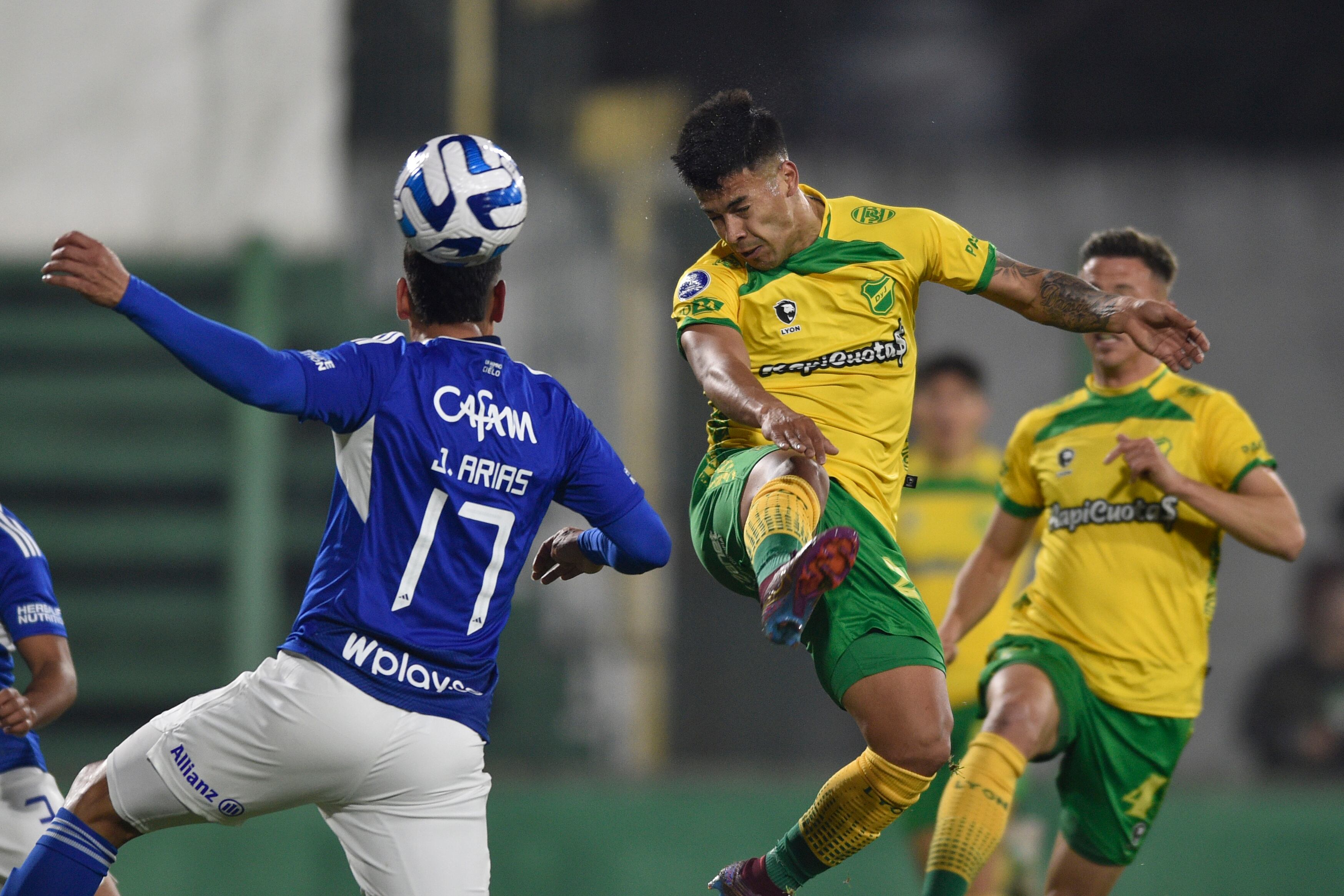El argentino Nicolás Fernández, de Defensa y Justicia, fue el verdugo de Millonarios en partido de la Copa Suramericana.