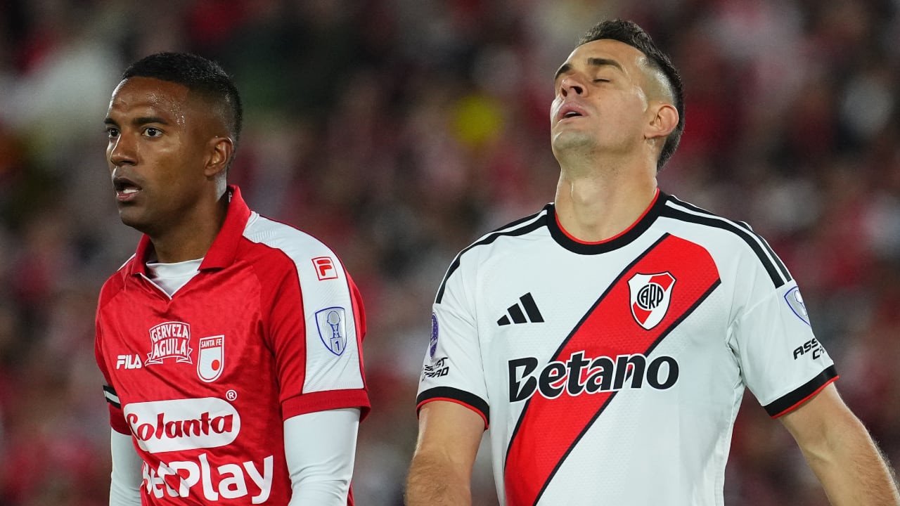 Cristian Mafla y Rafael Santos Borré en la serie de Copa Sudamericana de Santa Fe vs. River