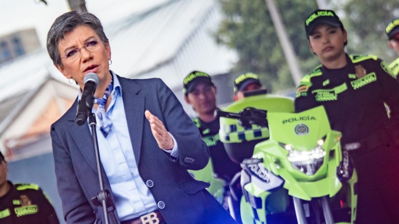 La alcaldesa de Bogotá. Claudia López. reaccionó tras la decisión de la fiscalía de enviar a la cárcel e imputar cargos al delincuente identificado con el nombre de Juan Pablo Gómez Gómez.