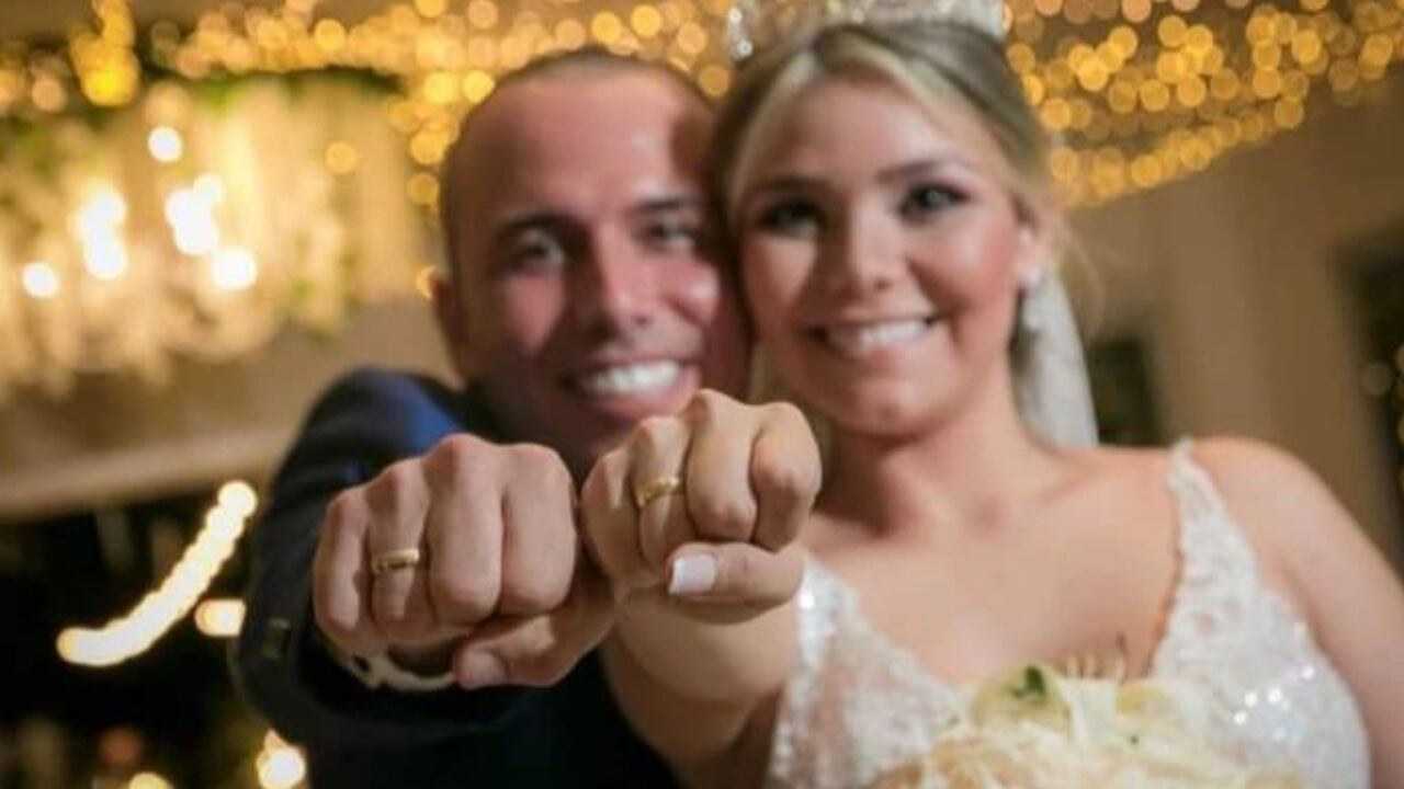 El colombiano Sergio Vega junto a su esposa Paula Durán, quien padecía cáncer de cerebro y estómago y falleció en Estados Unidos