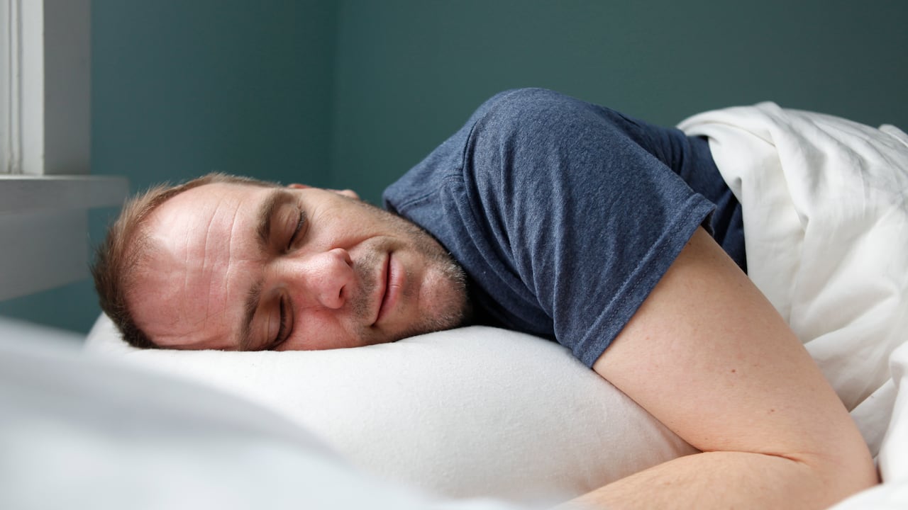 Dormir es una actividad importante para el cuerpo.