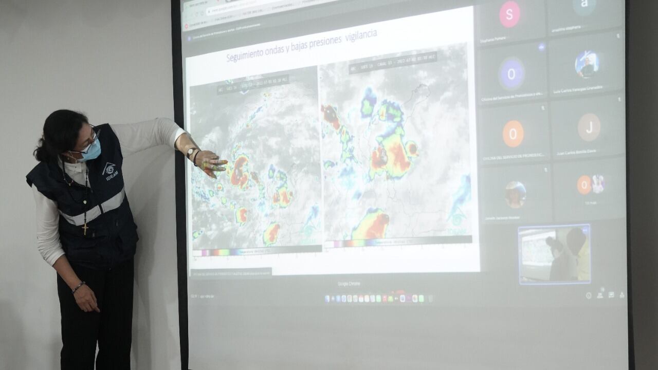 El Ideam, como entidad encargada del monitoreo permanente, en
conjunto con otras instancias del Sistema Nacional de Gestión del Riesgo de Desastres (SNGRD), informa
que la onda tropical ubicada en la latitud 11.5N y longitud 79.2W se mantiene como Potencial Ciclón
Tropical Two con una probabilidad del 90 % de formación de tormenta tropical con vientos máximos
sostenidos de 65 km/h.
