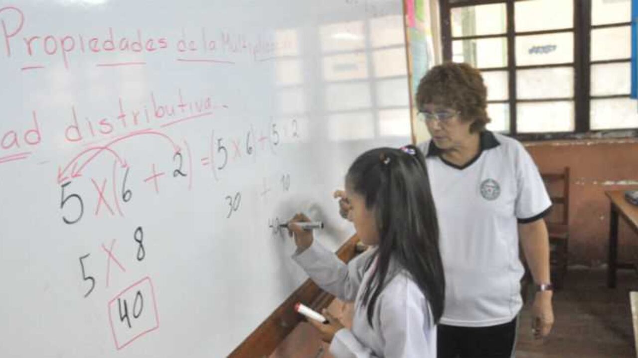 La enseñanza no ha cambiado en los colegios públicos a pesar de la dotación de nuevos equipos.