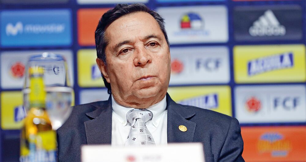 Álvaro González fue acusado por el técnico Carlos Queiroz de haberle “hecho el cajón” para sacarlo de la selección. 