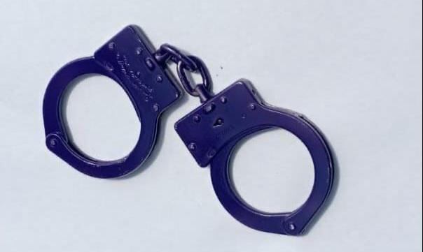 Con estas esposas “púrpura” será capturado el novio de la DJ Valentina Trespalacios