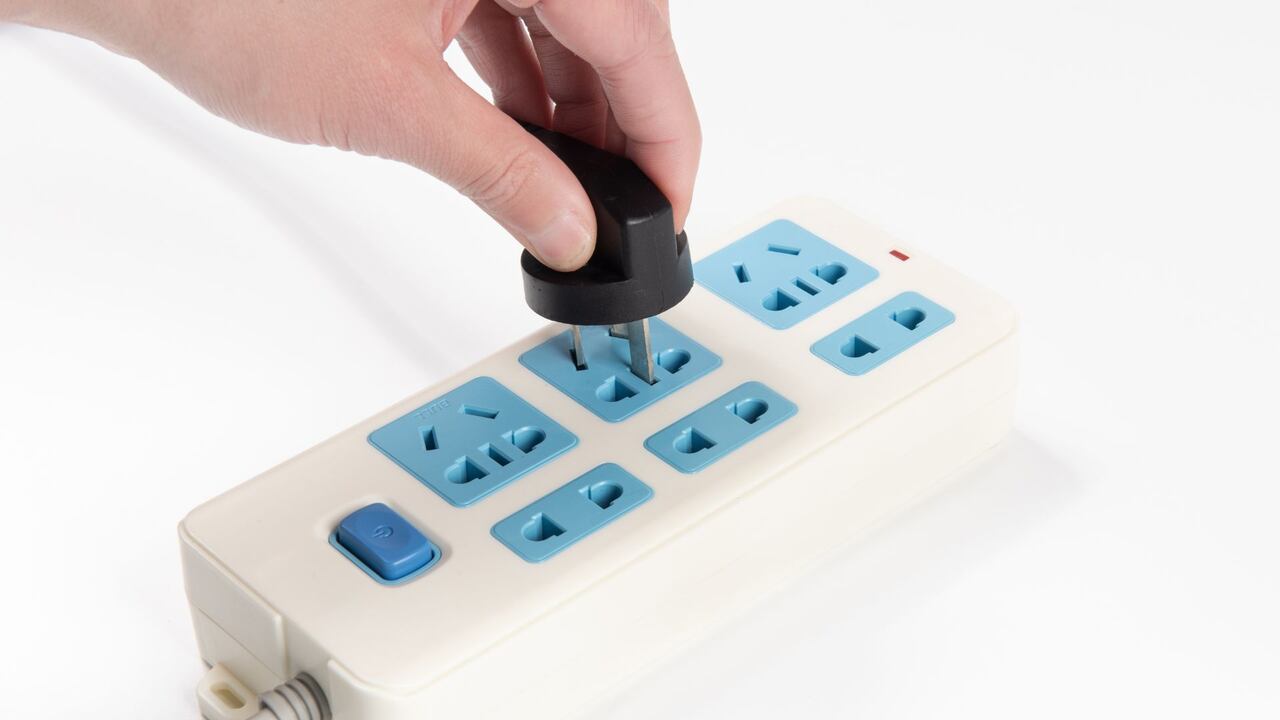 En los hogares y oficinas modernas, las regletas eléctricas se han convertido en un elemento casi imprescindible.