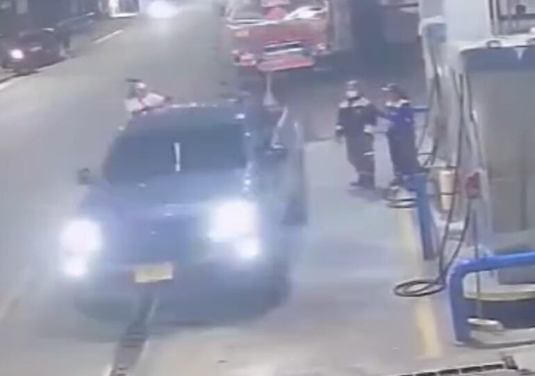 Ambos hechos delictivos sucedieron de forma simultánea en estaciones de servicio ubicadas a un costado de la vía Panamericana.