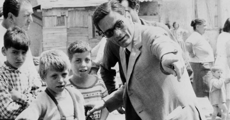 Pier Paolo Pasolini durante el rodaje de 'Accattone'. Crédito: AFP.