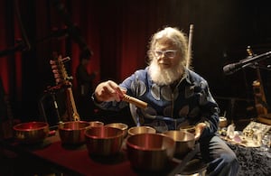 Bogotá y Medellín vibrarán con los clásicos de Gustavo Santaolalla en un show único y cercano.