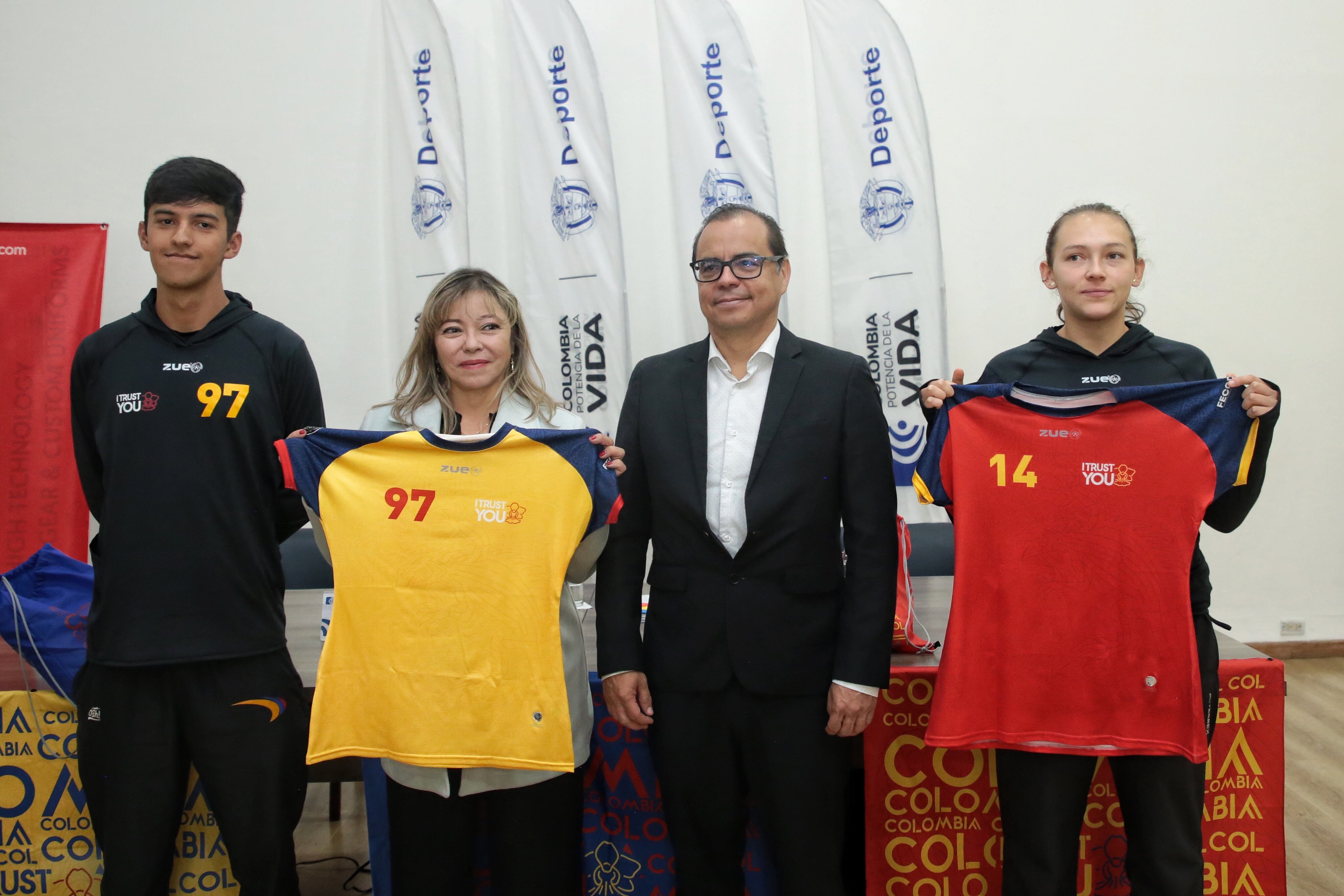 La selección nacional, que comenzará competencia en suelo británico el próximo domingo 2 de julio, está compuesta por 28 mujeres y 32 hombres.