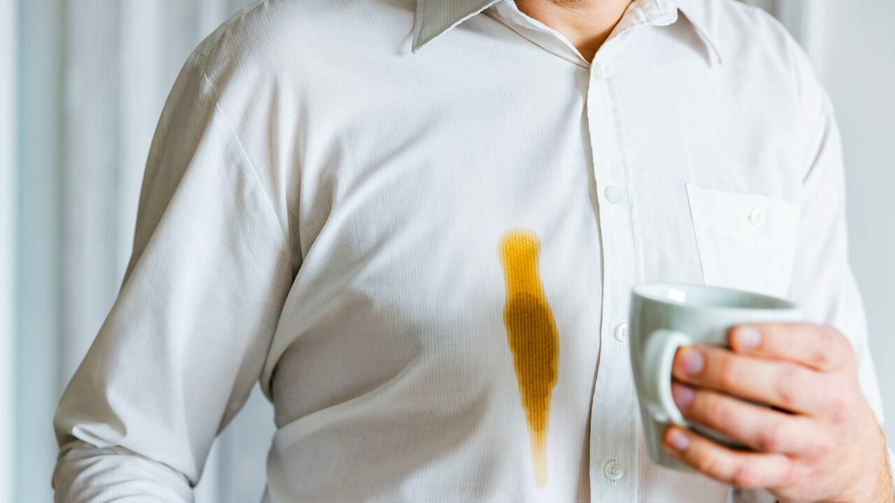 Hay ingredientes caseros que ayudan a hacerle frente a las manchas en la ropa blanca.