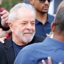 El expresidente Luiz Inácio Lula da Silva a su salida de la cárcel.