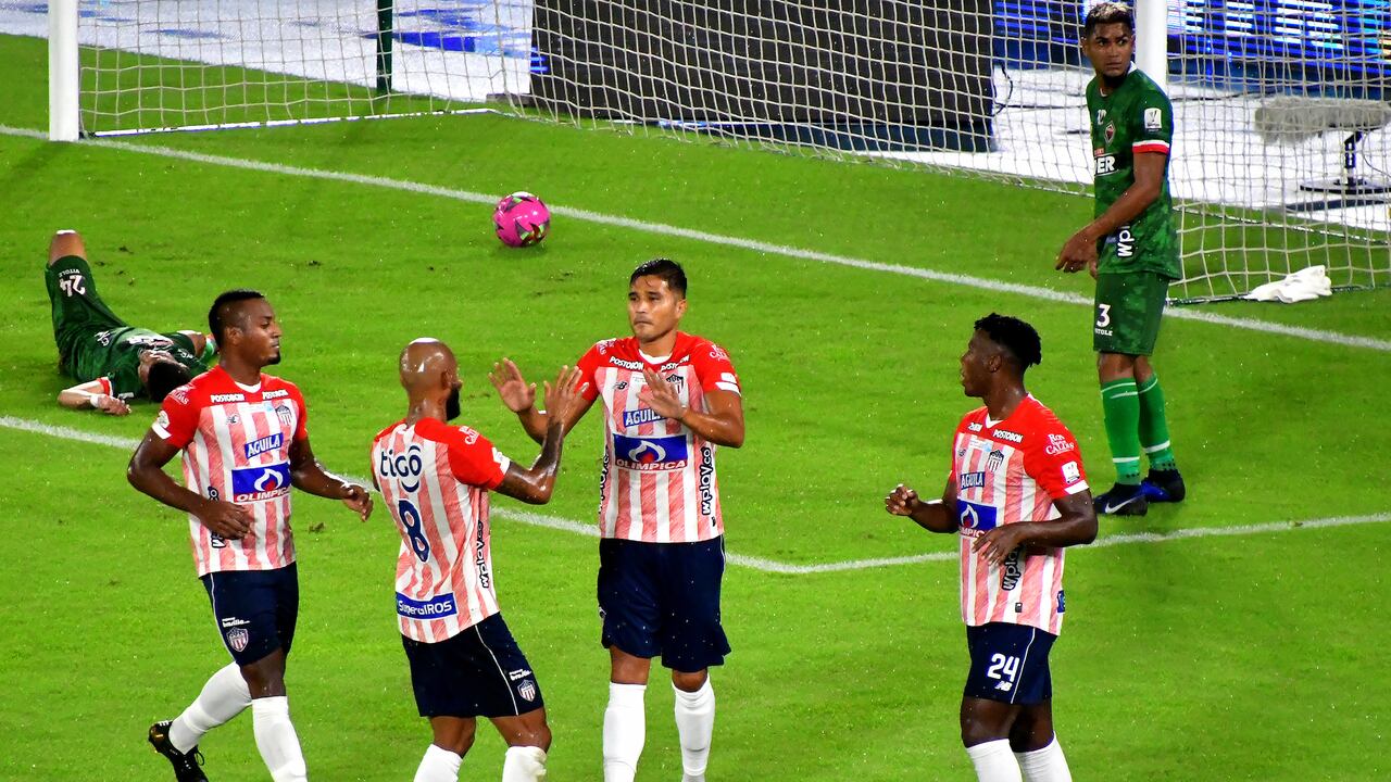 Larry Vásquez celebra el gol anotado a Patriotas Boyaca F. C., en la fecha 12 de la Liga BetPlay DIMAYOR II 2021