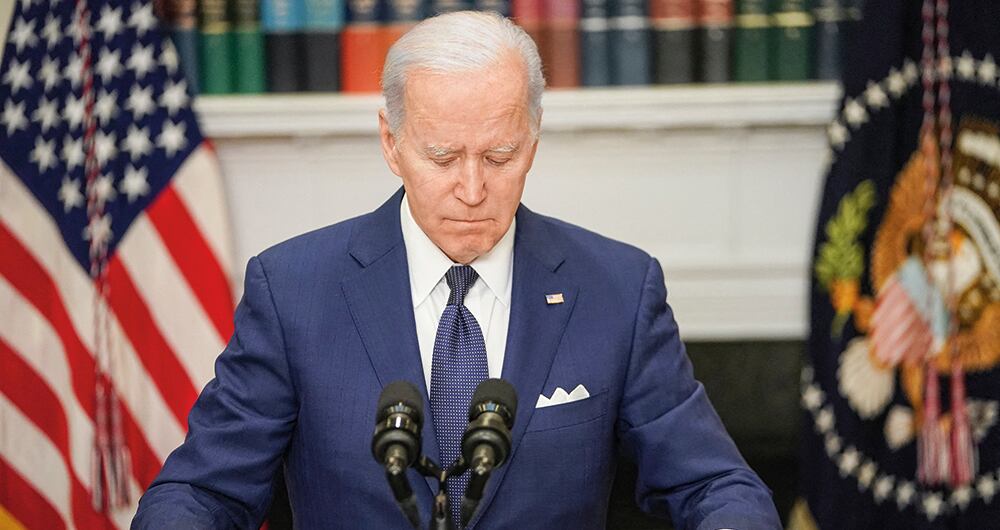 Joseph Robinette Biden Jr., más conocido como Joe Biden, es un abogado y político estadounidense. Es el 46.º y actual presidente de los Estados Unidos. Ejerció como el 47.º vicepresidente de los Estados Unidos de 2009 a 2017 durante la administración de Barack Obama como presidente.​