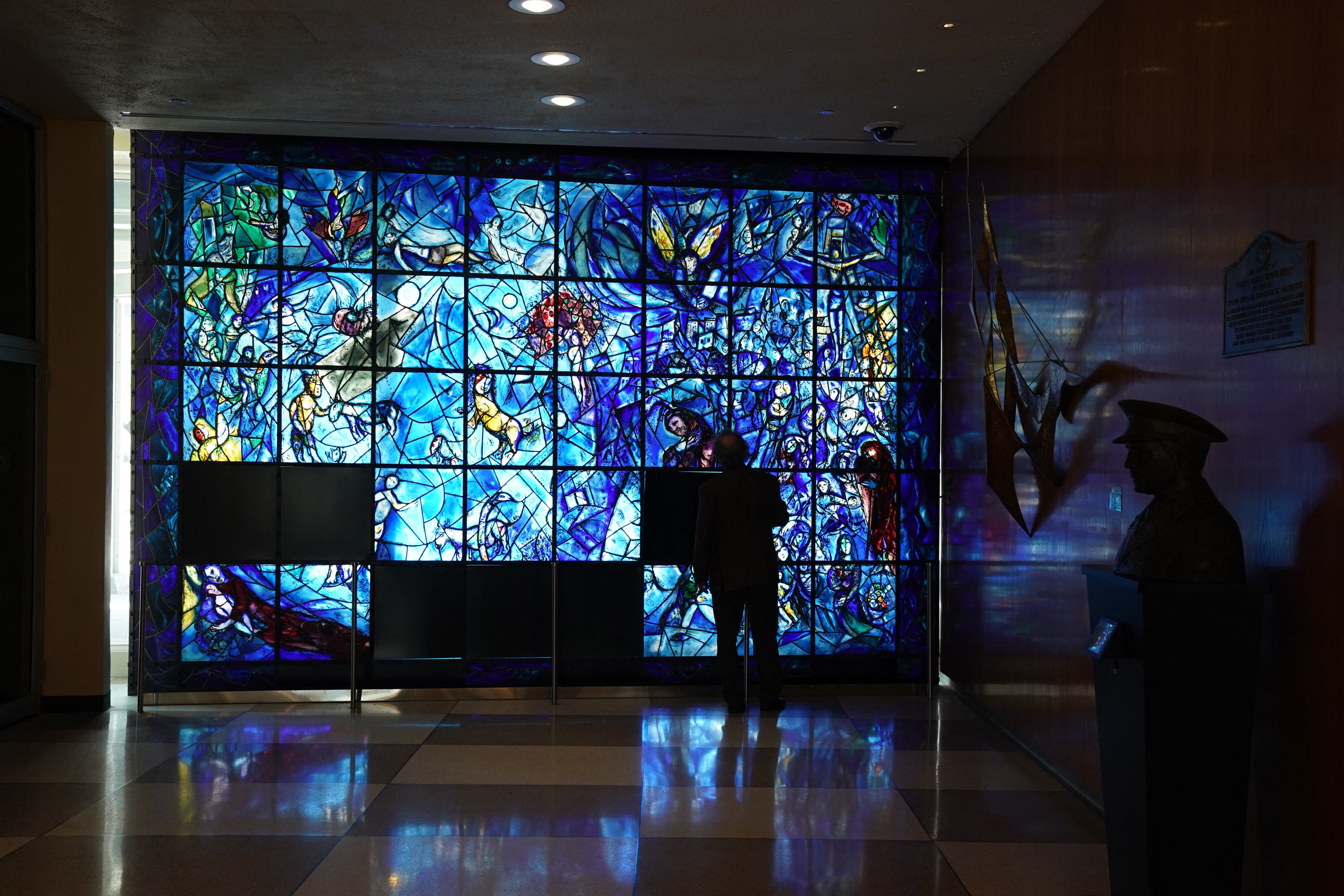 El vitral de Marc Chagall. Foto: Bryan R. Smith / AFP.
