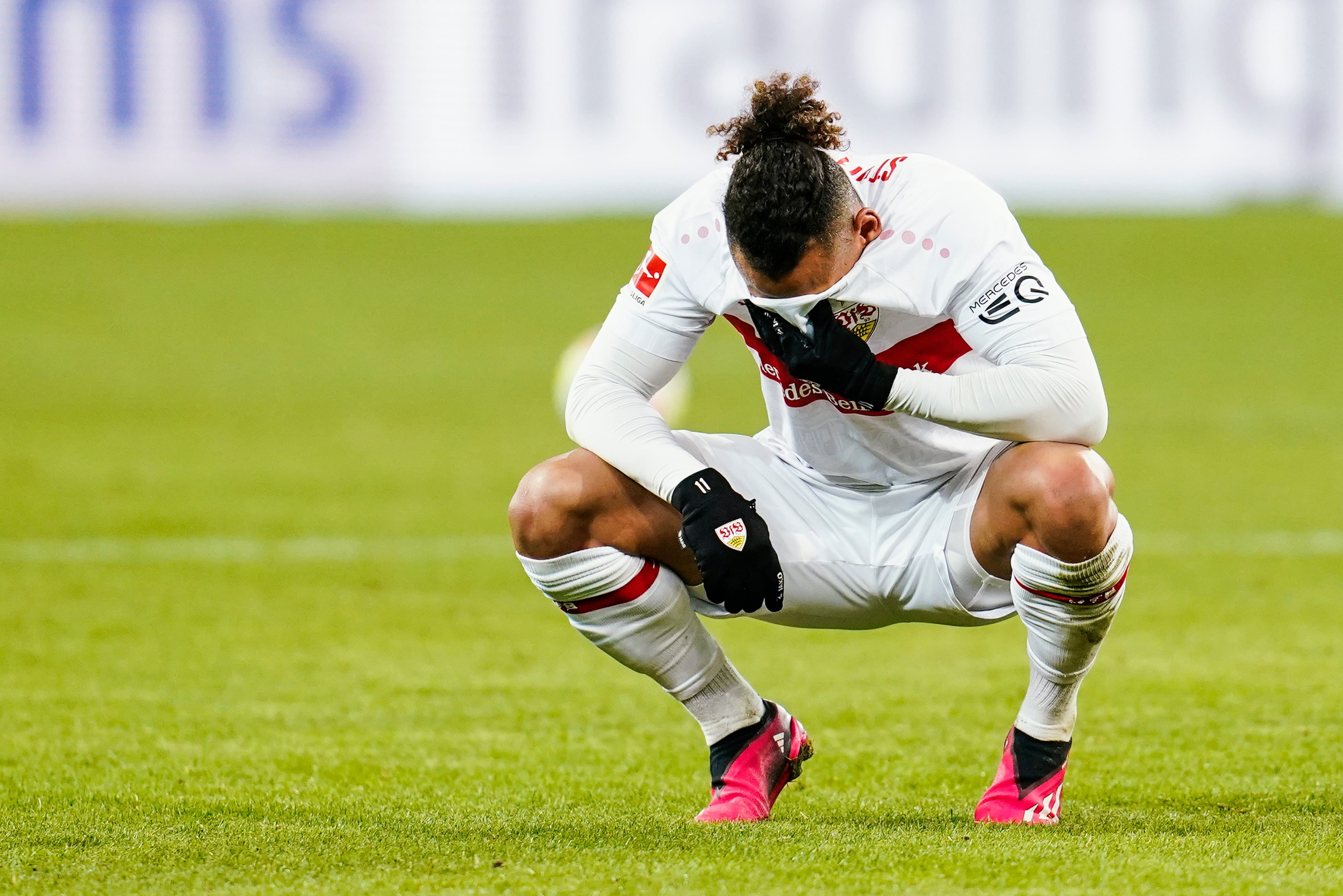 El colombiano Juan José Perea logró el descuento para el Stuttgrat frente al Bayern Múnich.
