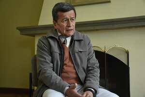 QUITO, ECUADOR - 1 DE SEPTIEMBRE: Pablo Beltrán, jefe negociador de la guerrilla colombiana Ejército de Liberación Nacional (ELN), habla sobre el alto el fuego con el gobierno colombiano durante una entrevista en Quito, Ecuador, el 1 de septiembre de 2017.
(Foto de Jonatan Rosas/Agencia Anadolu/Getty Images)