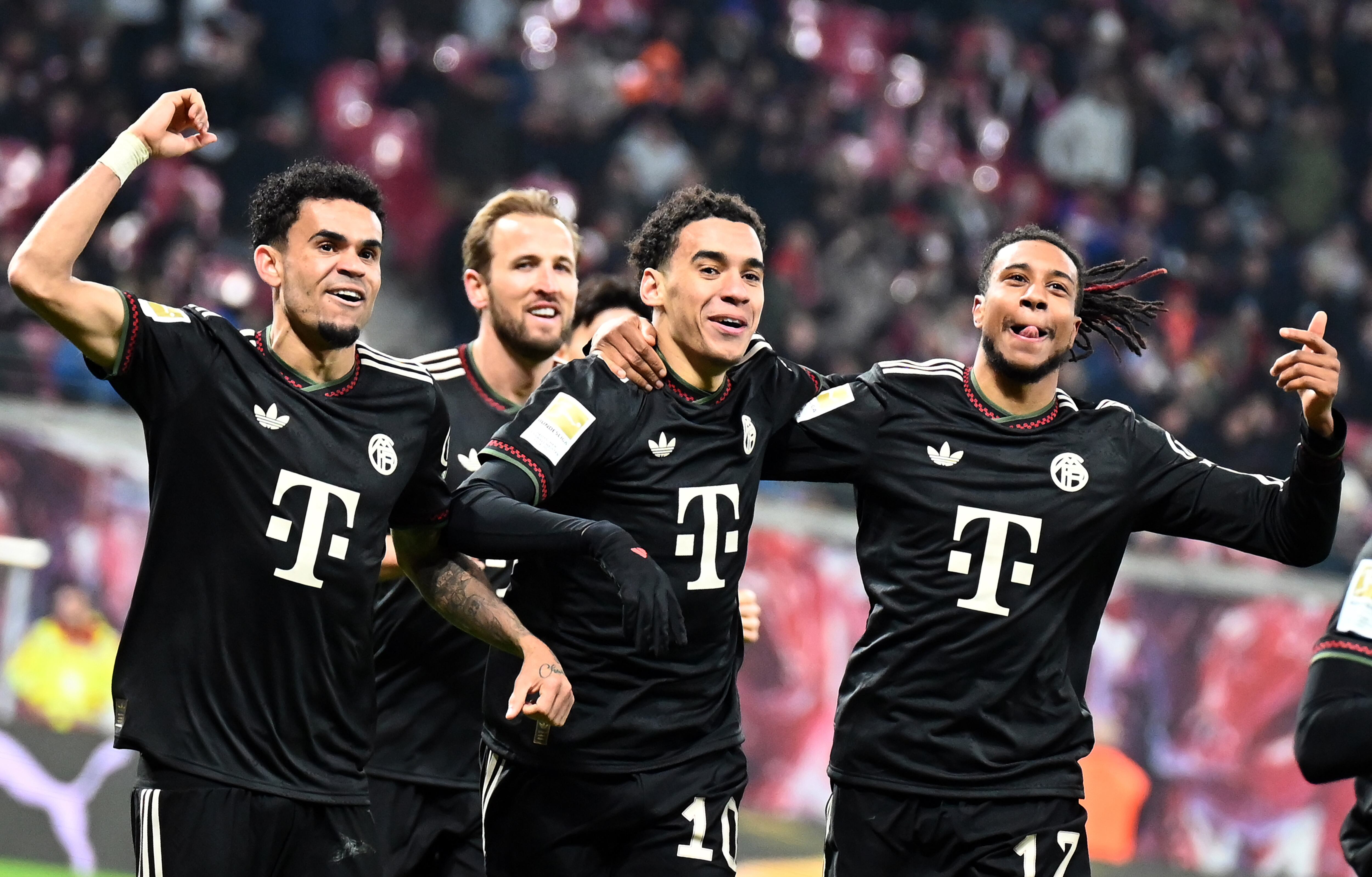 Luis Díaz, Harry Kane, Jamal Musiala y Michael Olise, del Bayern Múnich. Uno está en la mira del Real Madrid