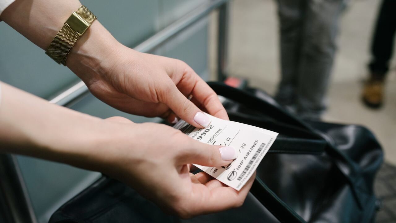 Las etiquetas de equipaje podrían evitar pérdidas.